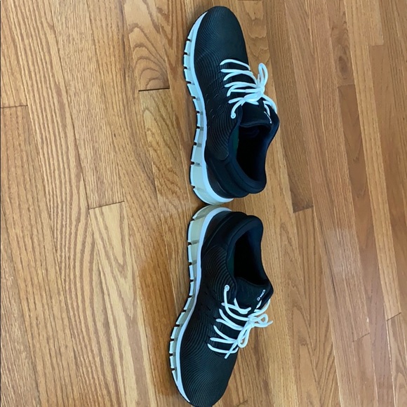 ASICS - Picture 3 of 5